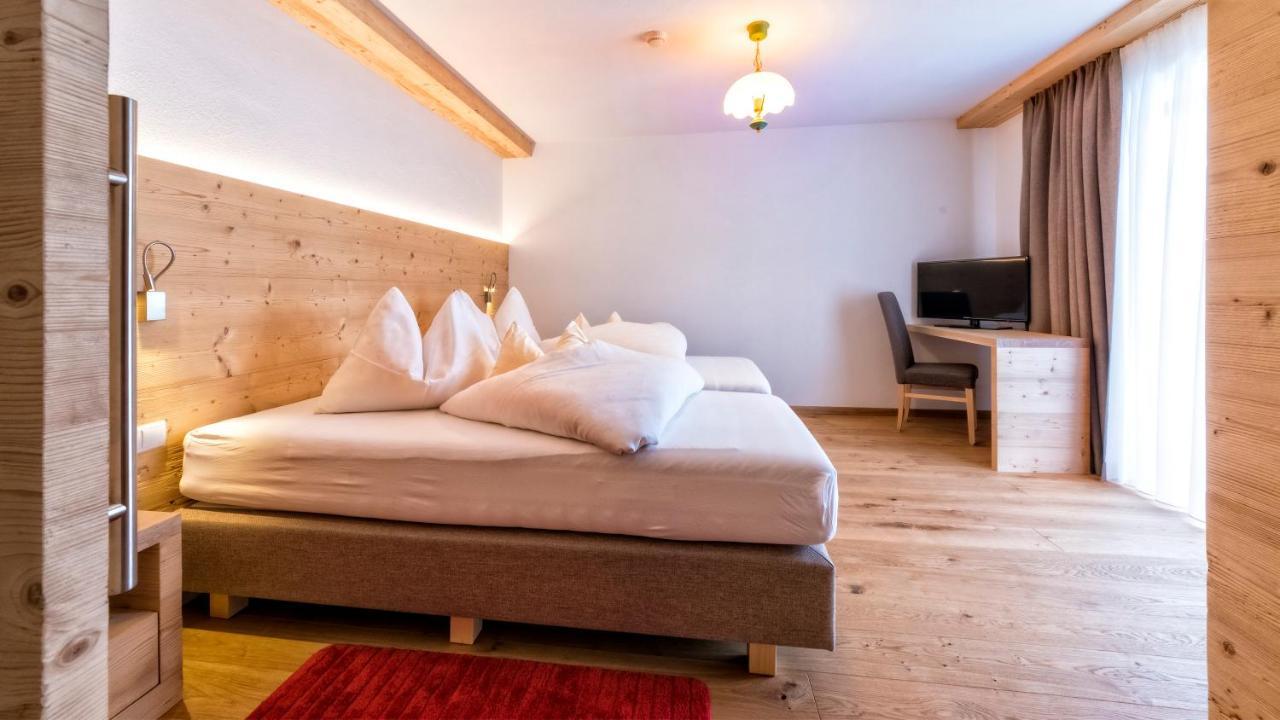 Hotel Mirabel Сан-Виджилио-ди-Мареббе Экстерьер фото