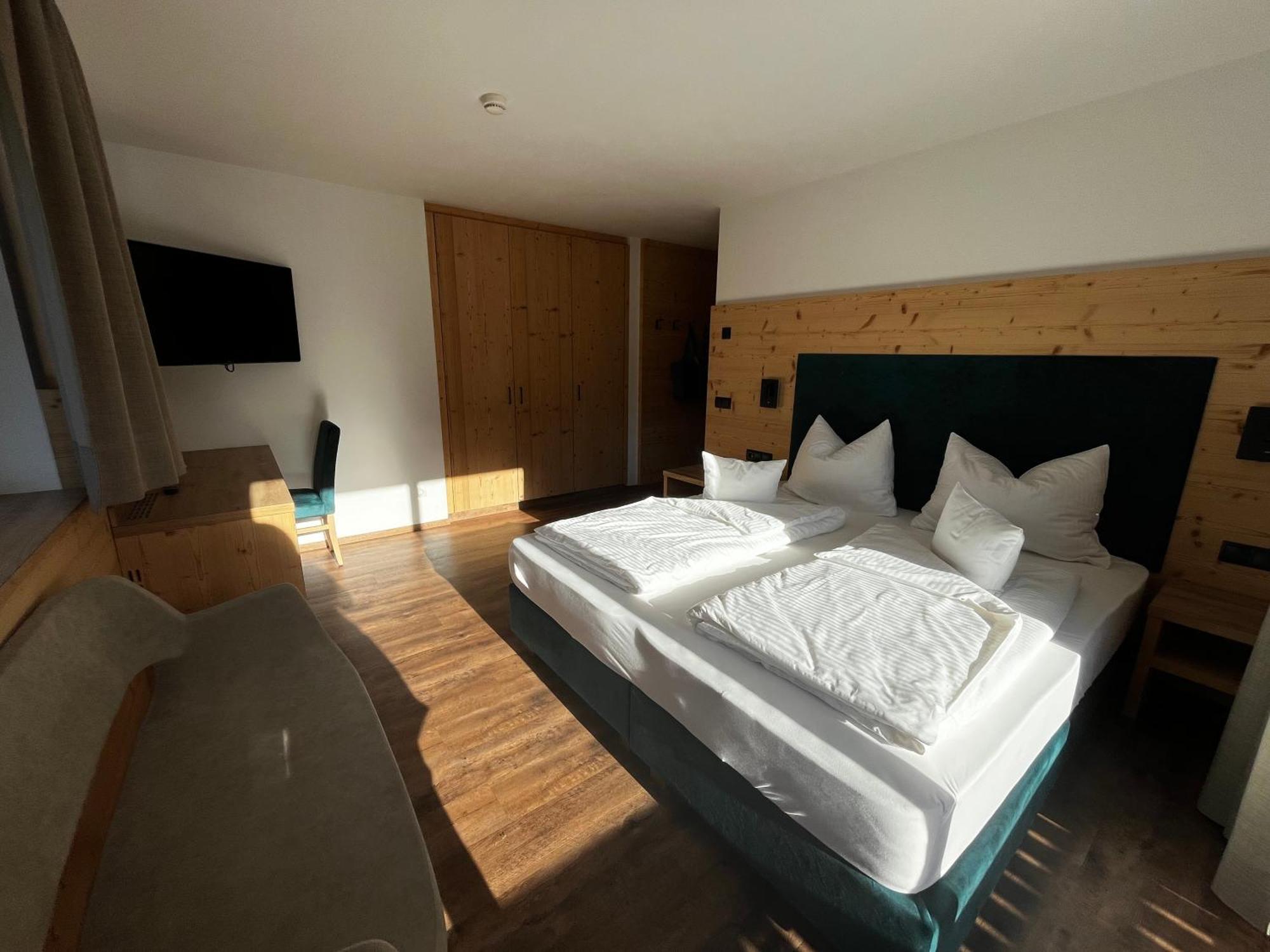 Hotel Mirabel Сан-Виджилио-ди-Мареббе Экстерьер фото