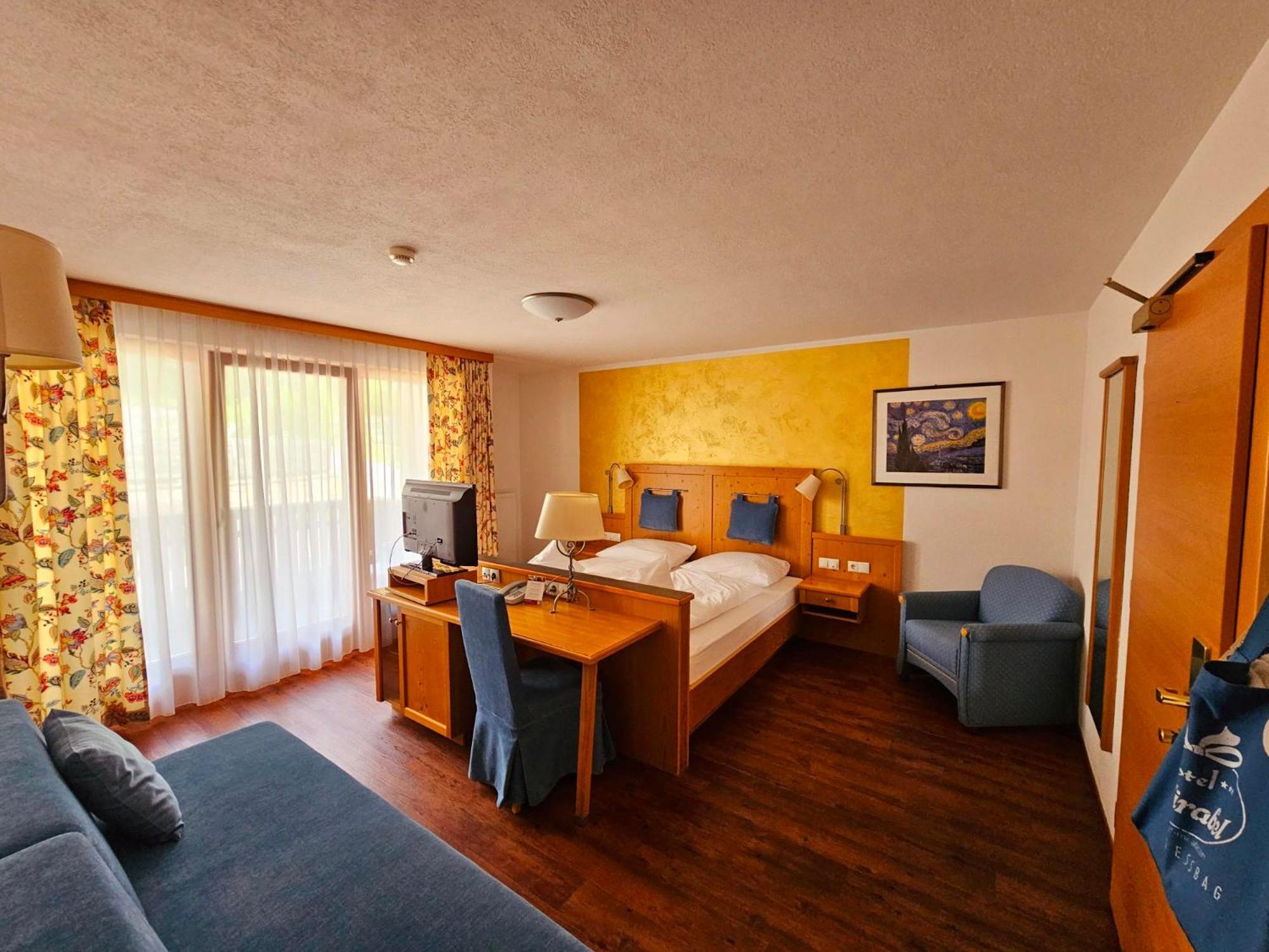 Hotel Mirabel Сан-Виджилио-ди-Мареббе Экстерьер фото