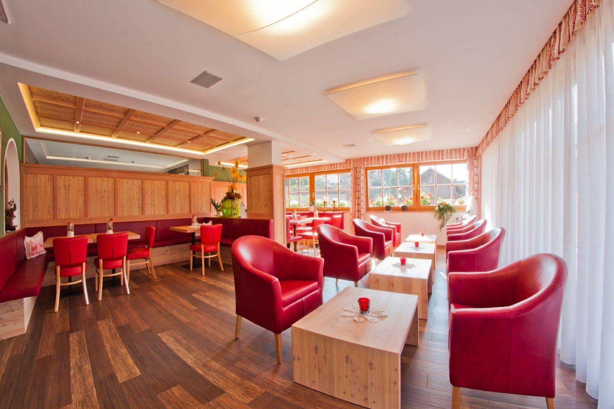 Hotel Mirabel Сан-Виджилио-ди-Мареббе Экстерьер фото
