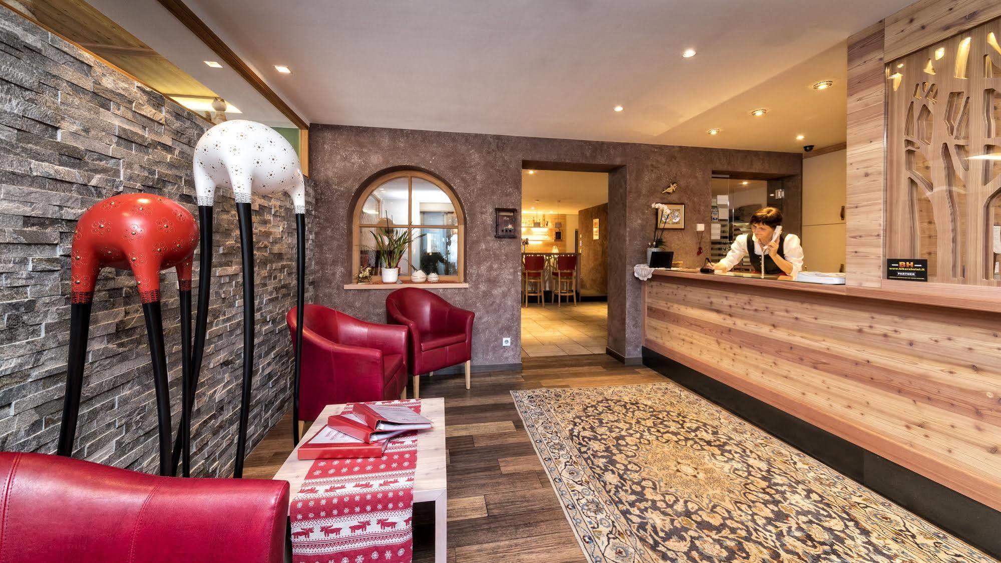 Hotel Mirabel Сан-Виджилио-ди-Мареббе Экстерьер фото