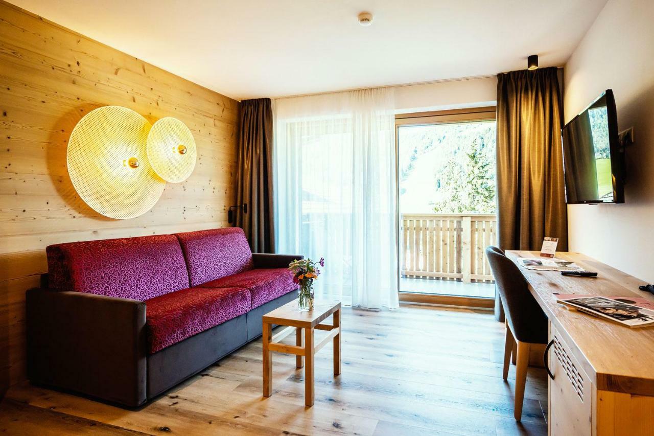 Hotel Mirabel Сан-Виджилио-ди-Мареббе Экстерьер фото